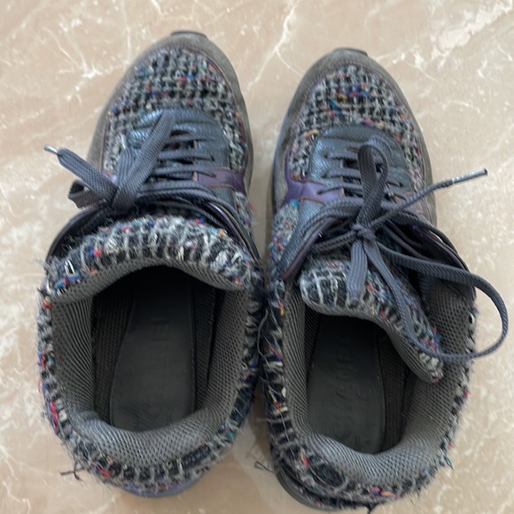 Chanel tweed sneaker - Picture 6 of 6